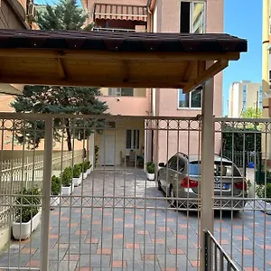 S&f Centre Apartmán Tirana